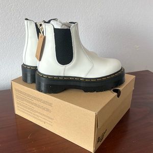 NEW in Box - Doc Marten’s Smooth Leather Platform Chelsea Boots, Size 7